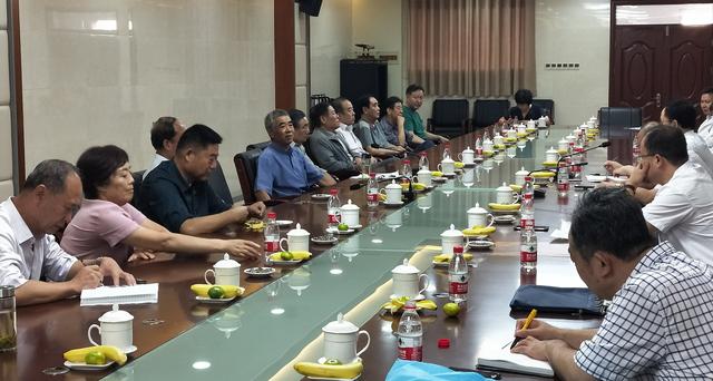 在發展中繼承，在傳承中創新：外科系召開科室院志編寫工作座談會