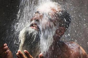 寒冬來臨，心腦血管病高發，老人們如何預防？